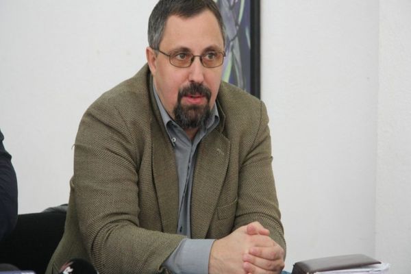 Dan Lungu solicită autorităților  să înceteze sabotarea presei în plină criză medicală