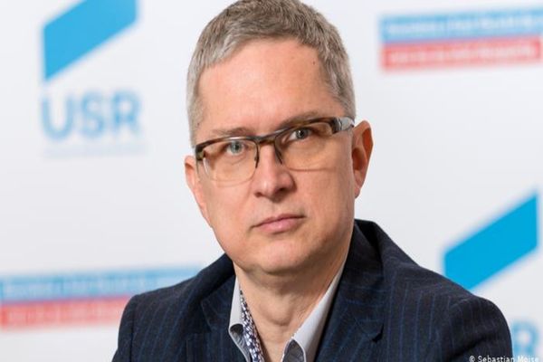 Senatorul USR de Diaspora Radu Mihail acuză guvernul că nu are plan coerent pentru cei care merg să muncească în străinătate