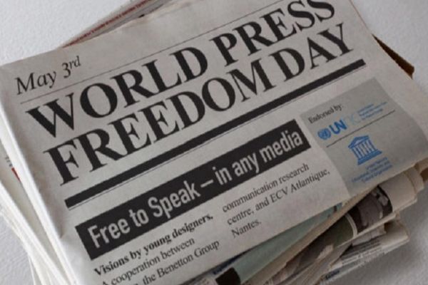 De ziua internațională a libertății presei, USR urează tuturor jurnaliștilor cariere lungi într-o societate liberă