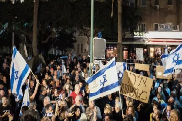 Peste o mie de israelieni au manifestat contra acordului de coaliţie