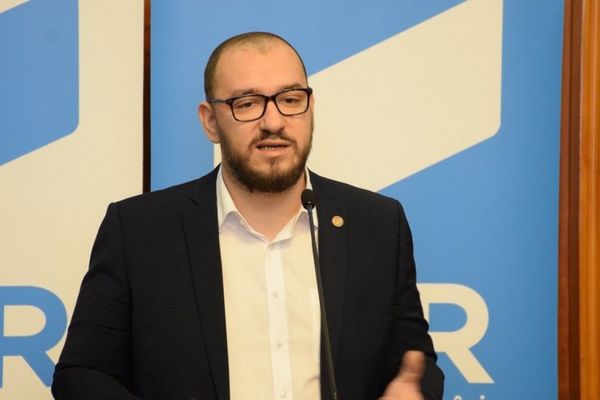 USR va demara procedura de sesizate la CCR împotriva legii care crează discriminări pentru biserici la retrocedarea terenurilor