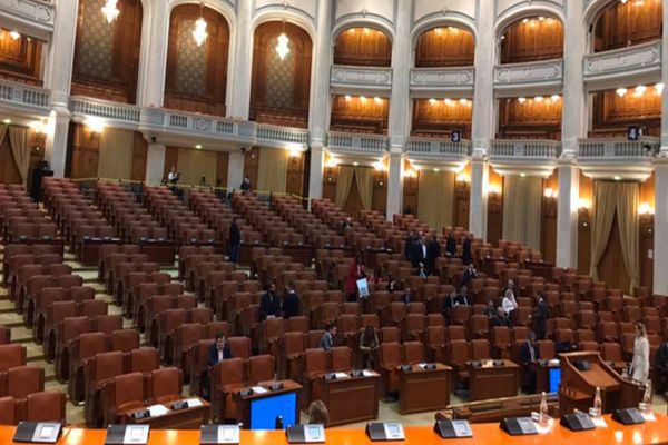 Codul Penal, modificat în Parlament: criminalii, violatorii și pedofilii NU mai pot fi liberați condiționat