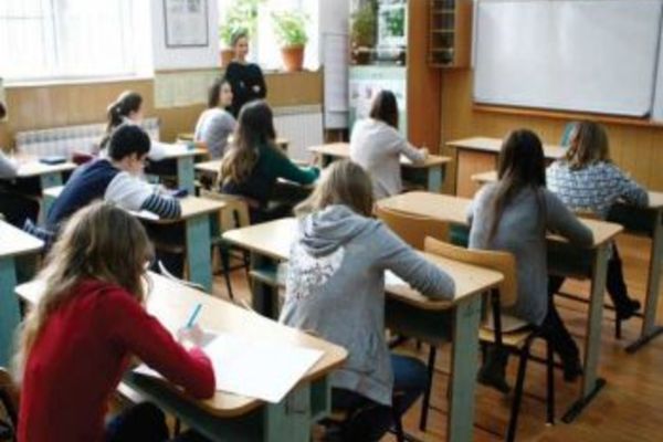 USR: Accesul la educaţie al copilului nu trebuie limitat
