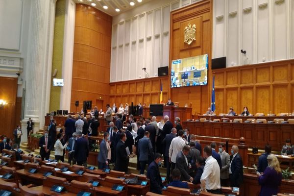 Senatorul Florina Presadă: Înţeleg de ce oamenii sunt dezamăgiţi de politicieni