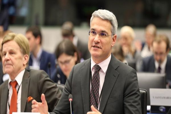 Europarlamentarul USR-PLUS, Dragoş Pîslaru, a fost numit co-raportor al Parlamentului European pe Facilitatea de Redresare şi Rezilienţă