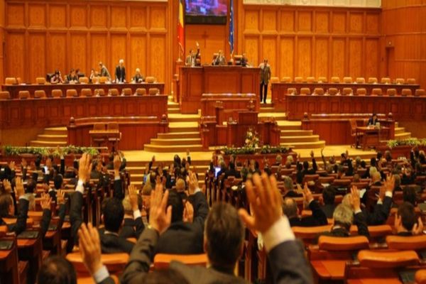 Proiect adoptat în Senat: Data alegerilor parlamentare va fi stabilită de către Legislativ