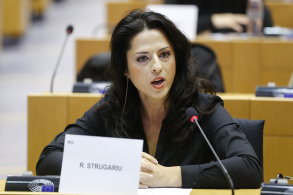 Europarlamentarul USR, Ramona Strugariu, atac la Iohannis: Si sfanta ipocrizie si coruptia fac la fel de mult rau!