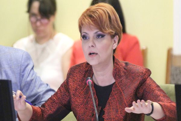 Alianţă împotriva Olguţei Vasilescu, la Craiova. USR PLUS şi PNL vor un viceprimar