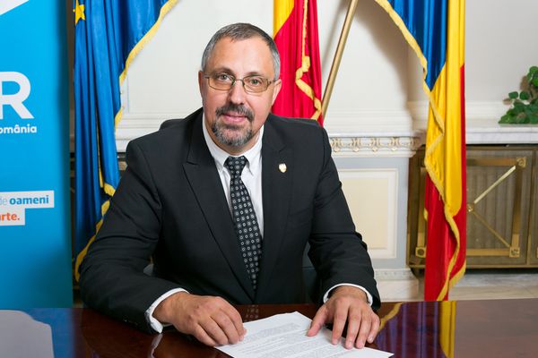 Dan Lungu: Am luat decizia de a-mi retrage candidatura pentru mandatul de senator