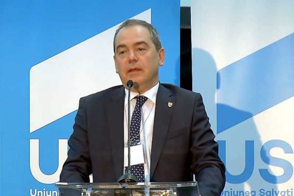 Senatorul USR Vlad Alexandrescu a depus o iniţiativă legislativă pentru înăsprirea pedepselor în cazul traficului de persoane şi al exploatării sexuale a minorilor