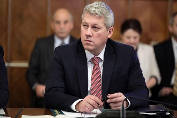 USR cere demisia ministrului Justiției: ”Candidează pe aceeași listă cu un inculpat”