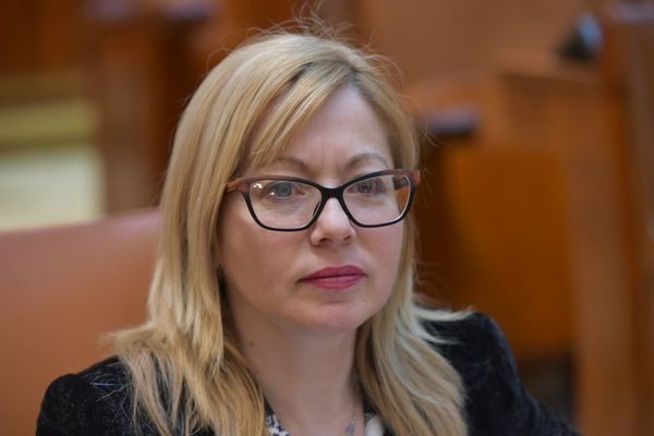 Cristina Iurişniţi a sesizat CNCD după afirmațiile jignitoare ale scriitorului Sorin Lavric (AUR) la adresa femeilor