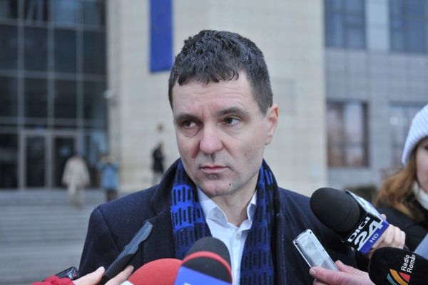 Nicușor Dan: ”E bine că avem totuşi o majoritate de dreapta, pe de altă parte ne-a cam trecut glonţul pe la ureche”