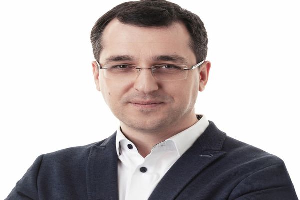 Vlad Voiculescu: ”Noi nu suntem Ministerul COVID-19, ci Ministerul Sănătăţii”