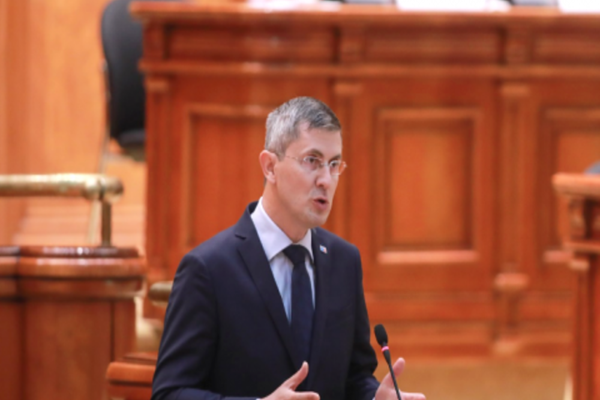 Dan Barna despre episodul cu ochelarii din Parlament: ”Este o întâmplare absolut banală. Subiect încheiat”