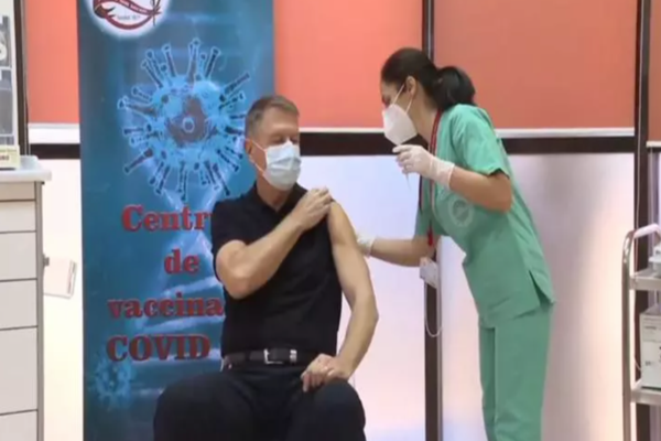 Președintele Iohannis s-a vaccinat astăzi cu a doua doză