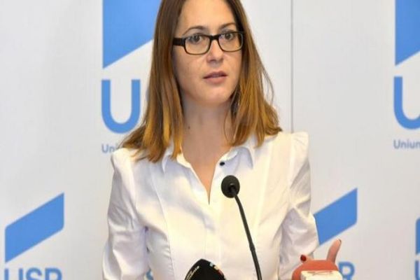 Fostul senator Florina Presadă și-a dat demisia din USR: ”Rămânem împreună și iubim România cu ochii deschiși!”