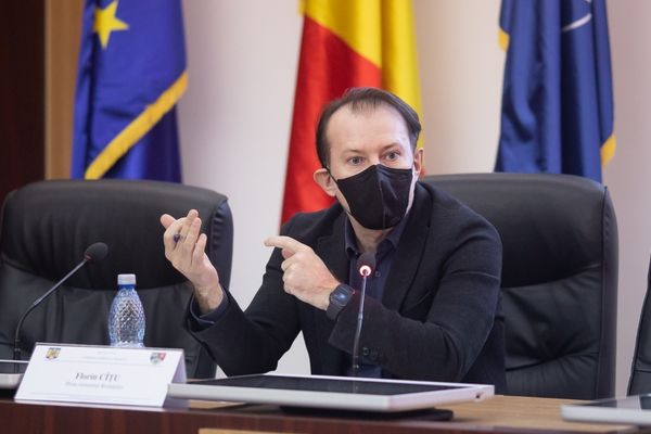 Premierul Cîțu le cere românilor să respecte trei reguli ”sfinte” de Paști