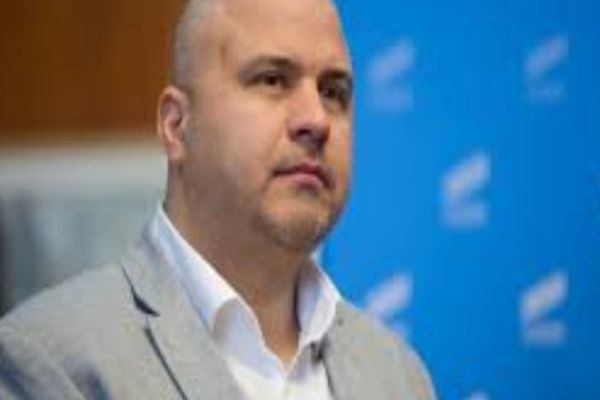 Deputatul USR PLUS Emanuel Ungureanu: ”Spitalul Witting din București, atenție, pe 330 de paturi are 5 pacienți Covid în tot spitalul”