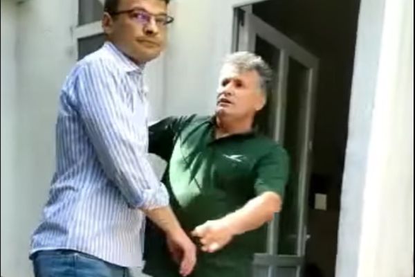 Video: Deputatul USR Bogdan Rodeanu agresat de un fost membru în fața sediului