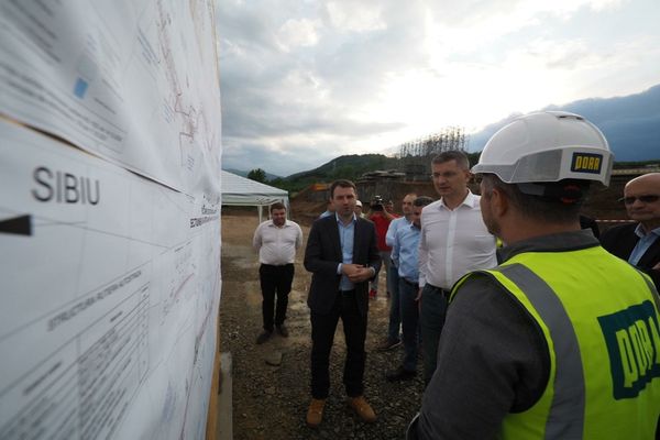 Dan Barna: "Mesajul pe care îl transmit este unul foarte încurajator pentru România, autostrăzile au început să fie construite, exact aşa cum am promis”