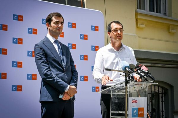 Claudiu Năsui: „Cîţu face un cadou de rămas bun bugetarilor şi celor cu pensii speciale”