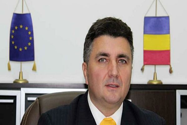 ANSVSA a rămas fără șef. Florin Cîțu l-a dat afară pe Robert-Viorel Chioveanu