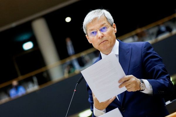 Liderul USR, Dacian Cioloș: ”Un eșec al guvernului - sau încercarea de furt al banilor din proiecte din PNRR - poate aduce România în zona eurosceptică”