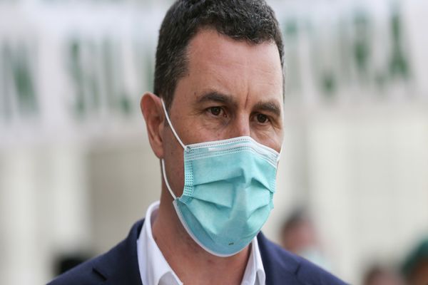 USR depune moţiune simplă împotriva ministrului Mediului Tanczos Barna