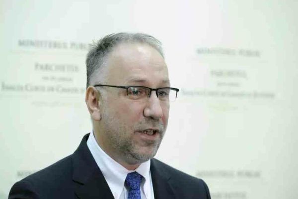 Pensionarea lui Bogdan Licu, semnată de Klaus Iohannis