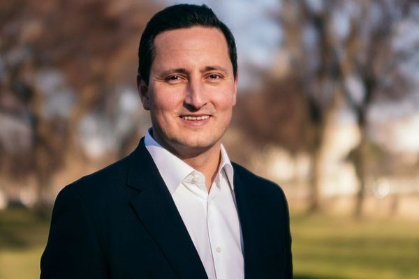 „Echipa Curaj” din USR PLUS consideră că plecările din partid sunt „o pierdere foarte grea pentru partid, având în vedere și calitatea lor umană și profesională”