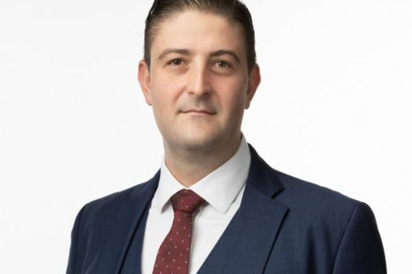 Candidatul USR pentru Primăria Sectorului 5, Alexandru Dimitriu, şi-a lansat miercuri în dezbatere publică programul