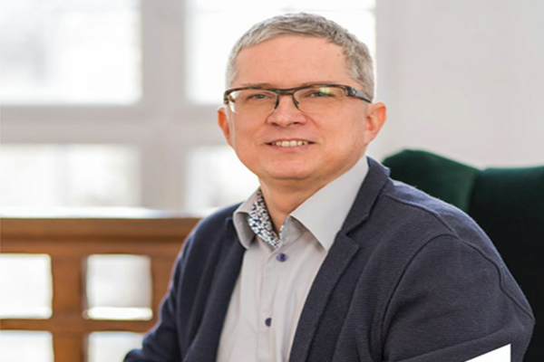 Liderul senatorilor USR, Radu Mihail: Statul trebuie să renunţe să mai bage mâna în buzunarul românilor