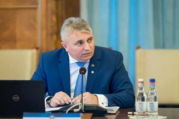 USR iniţiază o nouă moţiune simplă împotriva ministrului de Interne, Lucian Bode