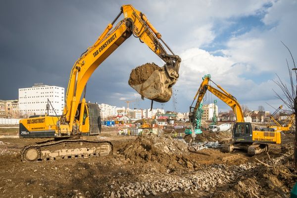 USR: Coaliţia de guvernare a stabilit un "nou record negativ", proiecte rutiere de aproape 900 km au fost reziliate sau anulate în ultimul an