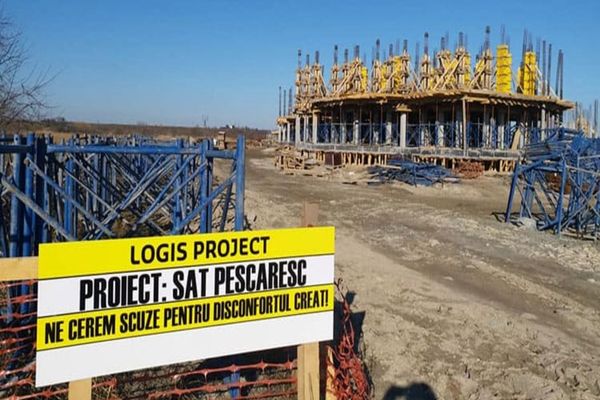 Tribunalul Constanţa a decis anularea uneia dintre autorizaţiile de construire şi a certificatului de urbanism pentru betonarea plajei Corbu