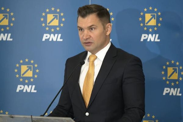 IONUȚ STROE: ÎI PROPUN PUBLIC MINISTRULUI DANIEL DAVID SĂ LANSĂM O DEZBATERE NAȚIONALĂ PRIVIND EDUCAȚIA MEDIA ÎN ȘCOLI