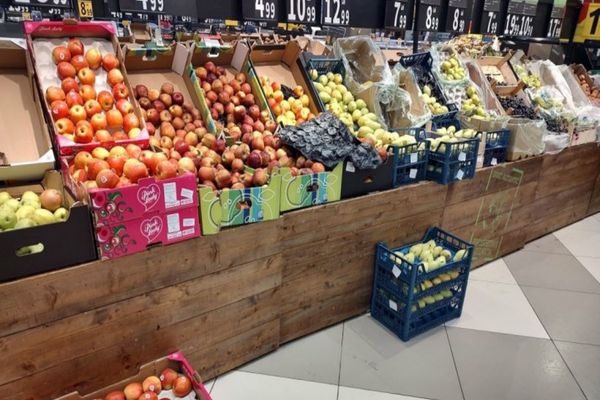 Românii plătesc cu 22% mai mult pentru alimente, comparativ cu anul trecut