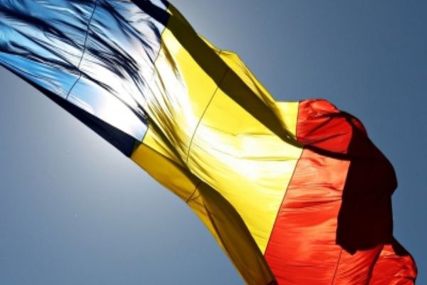 NICUŞOR DAN, DE ZIUA DRAPELULUI NAȚIONAL: "TRICOLORUL RĂMÂNE LIANTUL CARE NE UNEŞTE, ORIUNDE NE-AM AFLA"