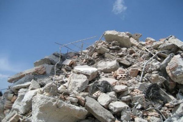 Deputata USR Diana Buzoianu plângere împotriva celor ce aruncă deșeuri din construcții la marginea Bucureștiului