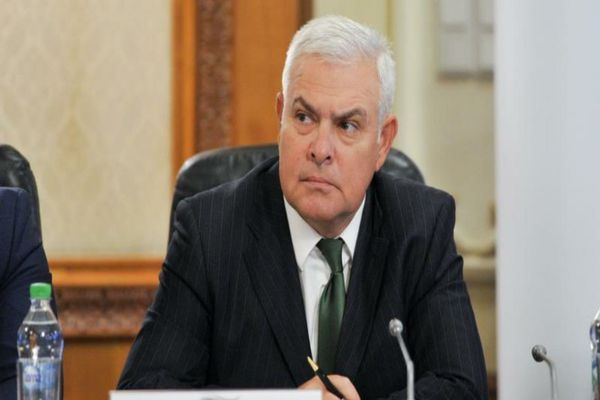 USR ÎL CHEAMĂ PE MINISTRUL APĂRĂRII LA "ORA GUVERNULUI" PENTRU A-I ADRESA ÎNTREBĂRI PRIVIND MĂSURILE CONCRETE PENTRU APĂRAREA SPAŢIULUI AERIAN AL ROMÂNIEI
