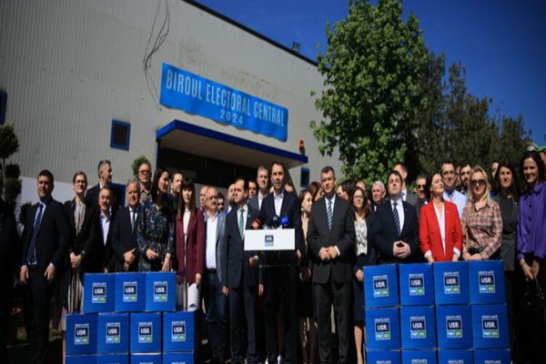 Dreapta Unită a depus peste 530.000 de semnături pentru candidaturile la alegerile europarlamentare