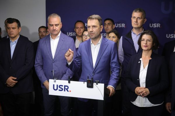 USR: TAXĂM VICIUL, NU MUNCA. ACCIZE MAI MARI LA TUTUN ȘI ALCOOL, CU FONDURI PENTRU TRATAREA DEPENDENȚELOR