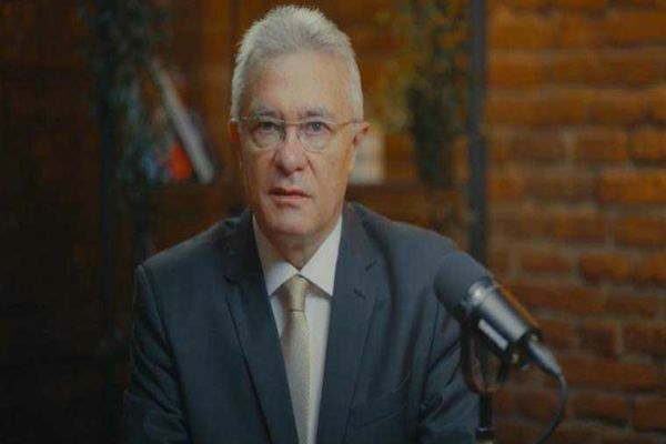 DIACONESCU DESPRE PACEA DIN UCRAINA: RUSIA DOREȘTE SĂ CÂȘTIGE TIMP PENTRU A SE REDRESA MILITAR ȘI, ÎN EGALĂ MĂSURĂ, URMĂREȘTE INTIMIDAREA LUI ZELENSKI