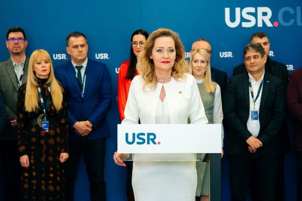 ELENA LASCONI: NICIODATĂ ÎN ISTORIA RECENTĂ A ROMÂNIEI NU AM AVUT UN MINISTRU PSD ATÂT DE NEPĂSĂTOR FAŢĂ DE NEVOILE PACIENŢILOR