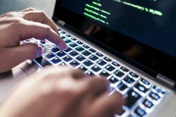 BRUIAJ MÂRȘAV ÎN MOMENTUL-CHEIE AL SERII: ATAC CIBERNETIC ASUPRA TELEVIZIUNII POPORULUI