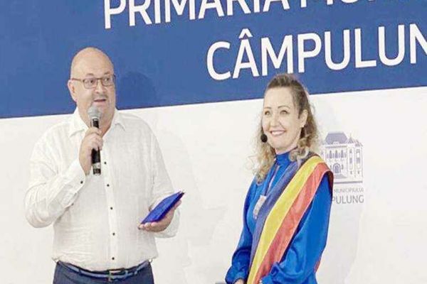 ELENA LASCONI NEAGĂ COLABORAREA CU PSD, DAR CRITICILE IAU AMPLOARE