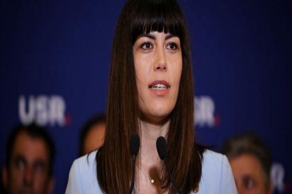 DEPUTATA USR CRISTINA PRUNĂ: ESTE NEDREPT CUM I S-A RETRAS SPRIJINUL ELENEI LASCONI DIN ACEASTĂ CURSĂ