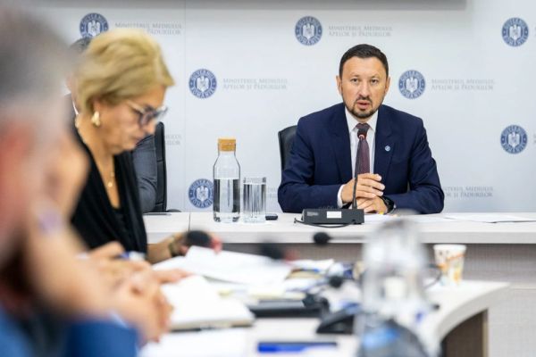 MINISTRUL MEDIULUI, MIRCEA FECHET: AGRICULTORII AFECTAȚI DE BREȘELE FĂCUTE ÎN DIGURI VOR FI DESPĂGUBIȚI
