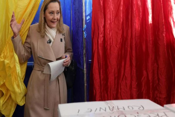 LASCONI I-AR PUNE CONDIȚII LUI BOLOJAN, DACĂ AR CÂȘTIGA PREZIDENȚIALELE: AR TREBUI SĂ CADĂ ȘI NIȘTE CAPETE